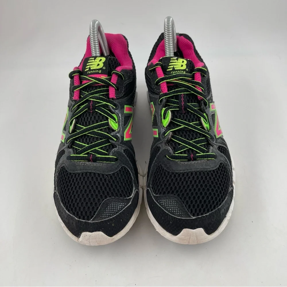 New Balance Women’s 750v2 Black Pink Low Top Lace-Up Running Shoes - Size 8